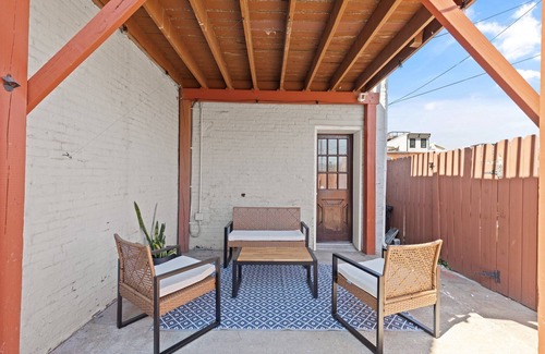 Canton Casa | Rustic Canton Townhouse: 2 Bed, 2 Bath with Stunning Rooftop Deck