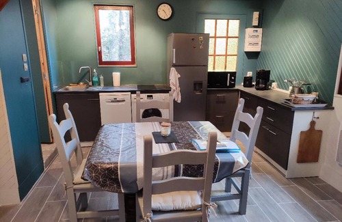 Saint-Pompont Cabaña | Chalet rústico en Perigord Noir con terraza y equipamiento incluido