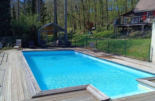 Saint-Pompont Cabaña | Chalet rústico en el corazón del Perigord Negro con terraza y confort incluido