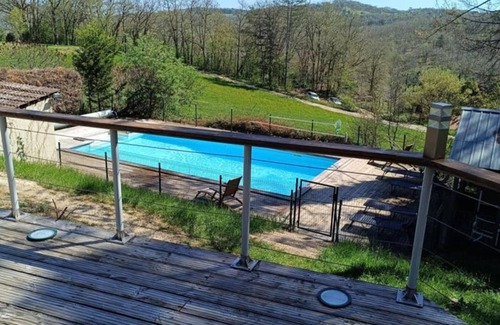 Saint-Pompont Cabaña | Cabaña rústica con terraza y WiFi en el corazón del Perigord Negro