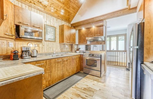 Nominingue Casa | Rustic Cottage by the Lake, Kayak