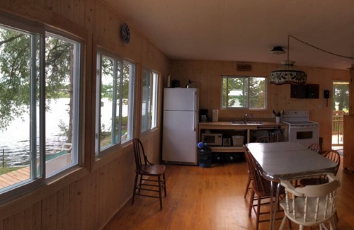 Edwardsburgh/Cardinal Cabaña | Rustic Cottage- North Channel