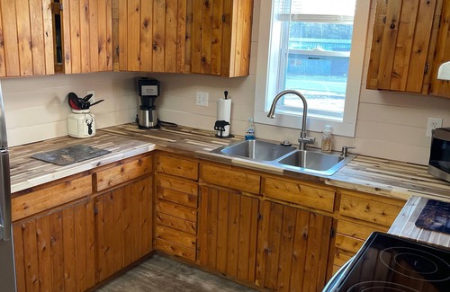 Hawks Cabina | Rustic Country Cabin