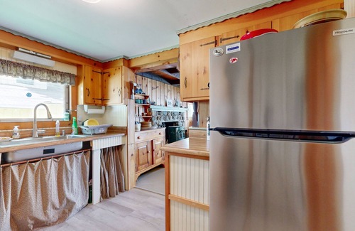 Palermo Casa | Rustic dog-friendly waterfront home with screened porch, dock, firepit, 2 kayaks