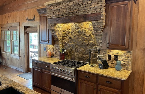 Blue Ridge Casa | Elegancia rústica en el lago Blue Ridge con vistas espectaculares