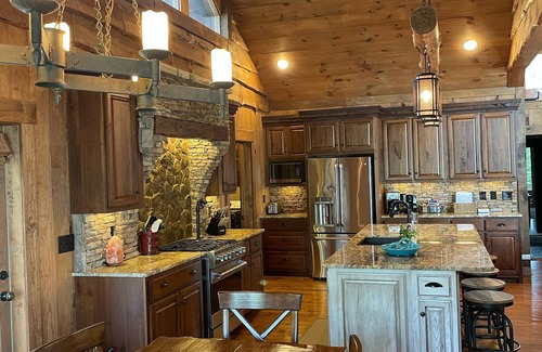 Blue Ridge Casa | Elegancia rústica en el lago Blue Ridge con vistas espectaculares