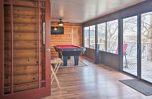 Eucha Cabina | Rustic Eucha Dwelling w/ Balcony, Grand Lake Views