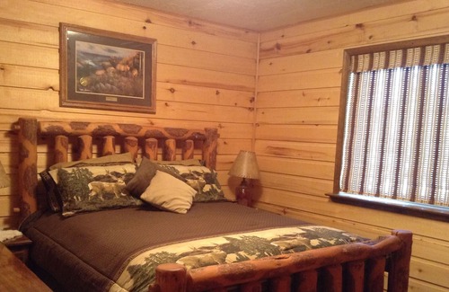 Rutheron Cabina | Familia Rustic Retreat Logia