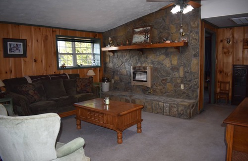 Gaylesville Otro | Rustic farmhouse located in the middle of a working farm ~ Quiet & Peaceful!!