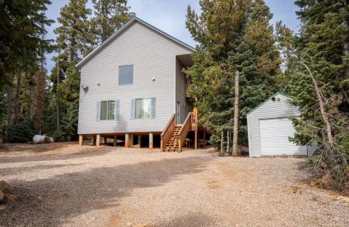 Meadow View Heights Casa | Rustic Forest Retreat
