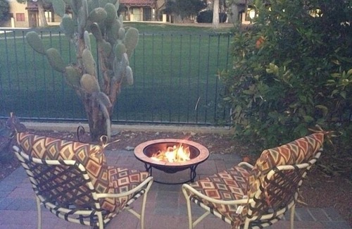 El Conquistador Casa | Campo de golf rústico patio hogar.