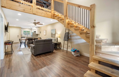 Branson Casa | Rustic Hickory Hideaway