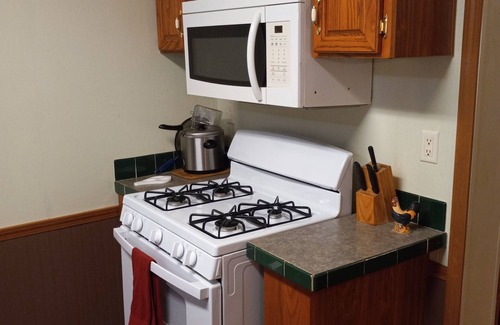 Morrilton Casa | Rustic Hide Away House near Petit Jean State Park!