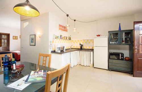 Tao Apartamento | Casa rústica con una espectacular zona exterior con piscina, terraza, barbacoa y Wi-Fi