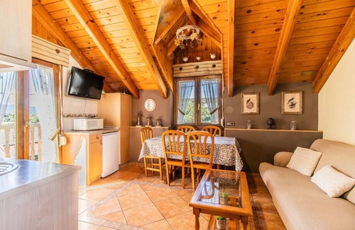 Senegue Casa | Casa Rústica en los Pirineos, ideal para familias