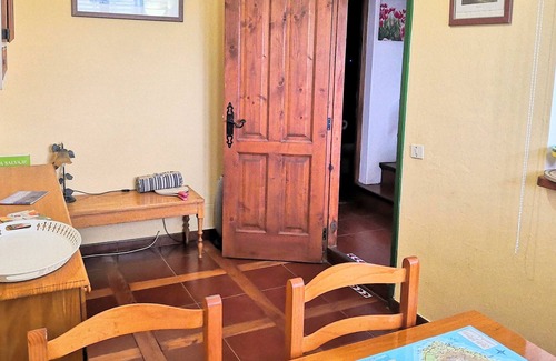 Valle de San Lorenzo Apartamento | Rustic housing in rural area, Duplex. South Zone. 3 rooms free WiFi.