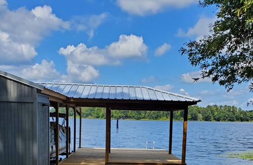 Hawkins Cabina | Rustic Log Cabin on beautiful Lake Hawkins