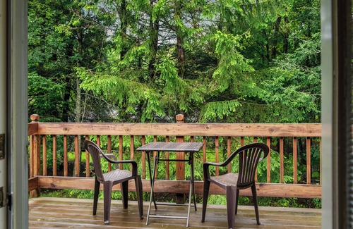 Blakeslee Casa | Rustic Lux Escape, Lake, Hot Tub, Arcade, Game Lounge