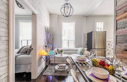 Parkdale Apartamento | Rústico moderno de 2 habitaciones, estilo exclusivo de diseño, suite privada en el centro de Toronto