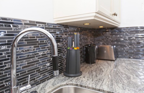 Parkdale Apartamento | Rústico moderno de 2 habitaciones, estilo exclusivo de diseño, suite privada en el centro de Toronto