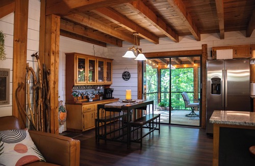 Jasper Cabina | Rustic Mountain Retreat, 3BR, Game Room, Patio, Community w/ Amenities