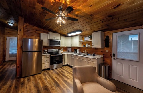 Mount Sterling Cabina | Rustic Mt. Sterling Cabin 1 Near Downtown Pets OK