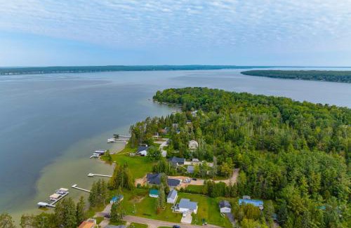 Indian River Casa | Rustic Mullett Lake Home, 3 Mi to Marina!