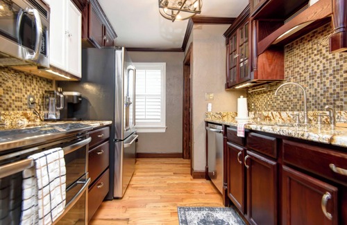 Springfield Casa | This house is a 3 bedroom(s), 2 bathrooms, located in Springfield, MO.