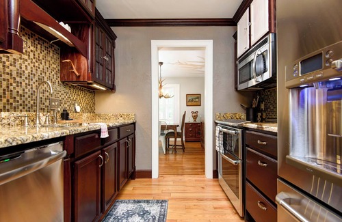 Springfield Casa | This house is a 3 bedroom(s), 2 bathrooms, located in Springfield, MO.
