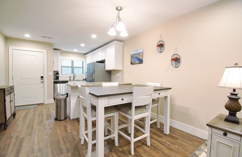 Branson Condominio | Rustic Retreat 3Bed/3Ba Walk In Quiet Close to Lake TaneyComo & The Landing