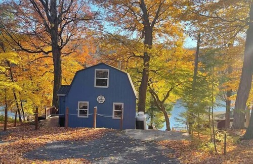 Deer River Cabina | ***RUSTIC RETREAT***Peaceful, cozy cabin, with beautiful fall lake views