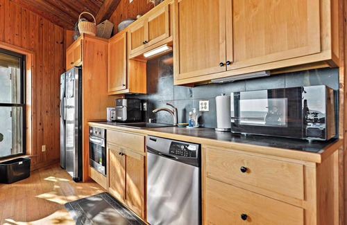 Ocean Springs Casa | Rustic Retreat