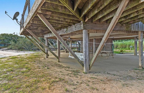 Ocean Springs Casa | Rustic Retreat