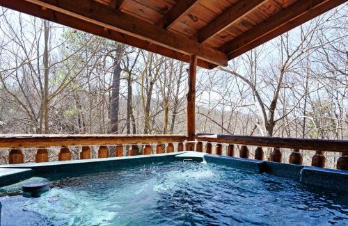 Gatlinburg - Pigeon Forge Casa | Rustic Retreat