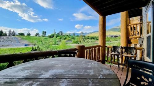 Eden Casa | Rustic Ridge with Gym and Game Room