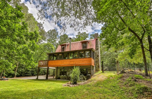 Ellijay Cabina | Rustic River Cabin, trout fishing, dog loving, beach area on secluded 8.5 acres!