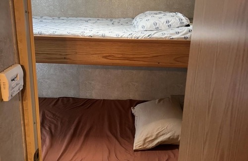 Cypress Lakes Estates Casa | Rustic Stay - Camper Experience