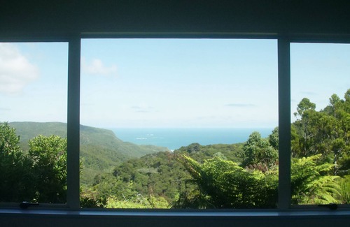 New Lynn Casa | Vibraciones rústicas y privacidad en la costa oeste!