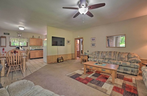 Mio Cabina | Rustic Wooded Retreat w/ Fire Pit, Near Trails!