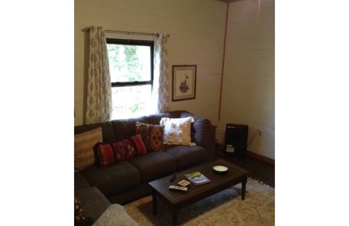 Fayetteville Casa | Rustic, yet modern Cabin Escape