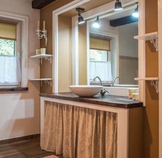 Nemsova Chalet De Esquí | Rustikálna chalúpka pri jazere