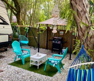 Largo Apartamento | RV Camper Paradise on the Wheels Near Clearwater Beaches