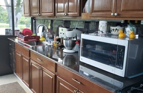 Cottondale Casa | RV Exectutive Home, Indoor Inground Pool, Tranquil Property