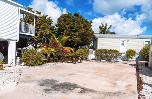Cudjoe Key Alquiler De RV | RV Lot 396 Venture Out, Canal Front, 35ftx70ft