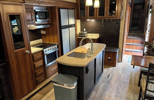 Port Angeles East Casa | RV@Olympic RV 40 ft Jayco Eagle