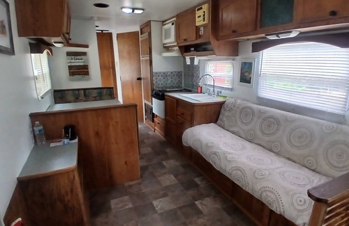Mayo Casa | RV with 1full bed 2twin beds and AC WiFi smart TV bathroom outdoor shower house