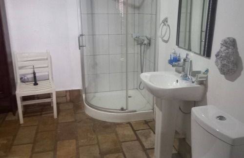 Nyanza Cama Y Desayuno | Rwanda African Art Museum