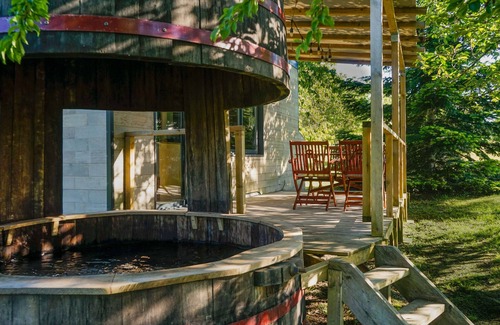 Riocaud Cabina | Séjour Détente Dans une Tiny House et son Bain Bordelais