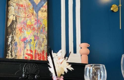 Montaigu-le-Blin Casa | Séjour Pop'art, Gîte Coloré pour 6 pers., Parking inclus - FR-1-489-519