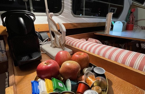 Uberseestadt Alquiler De Eote | Süße Motoryacht Bremen City